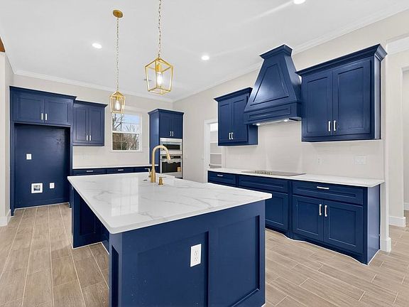 4th image of 335 Cross Tie Ranch Rd