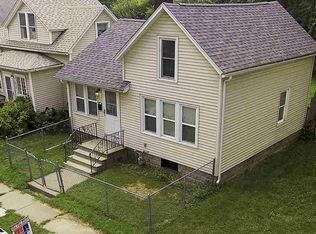 652 Cedar St, Davenport, IA 52802