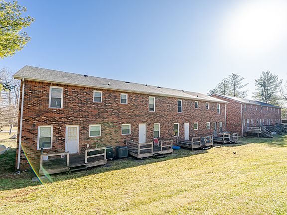 4th image of 313 Berkley Ct APT 3