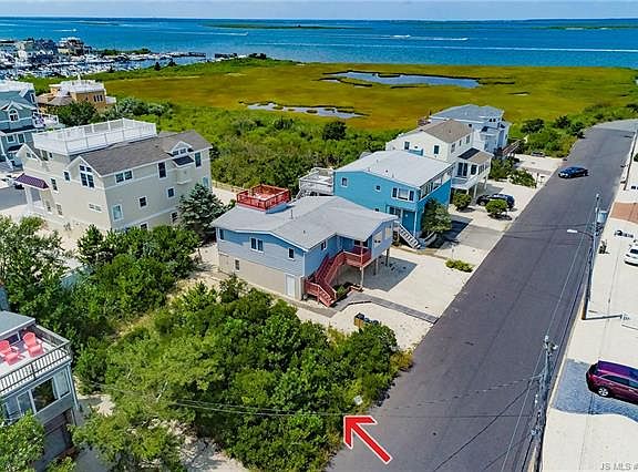 4th image of 26 W Rosemma Ave