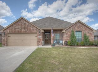 177 Camouflage Cir, Willow Park, TX 76008