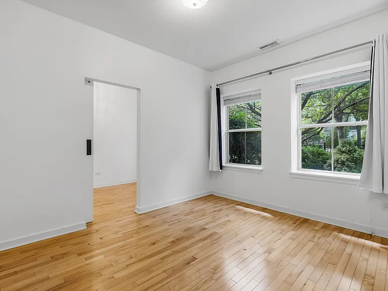 1214 W Grenshaw St — Photo 20