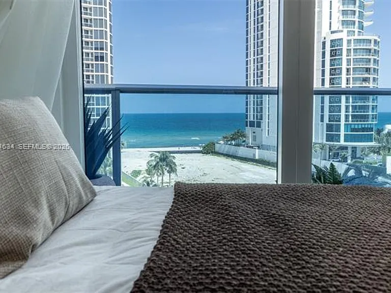 17550 Collins Ave #CU-703 — Photo 26