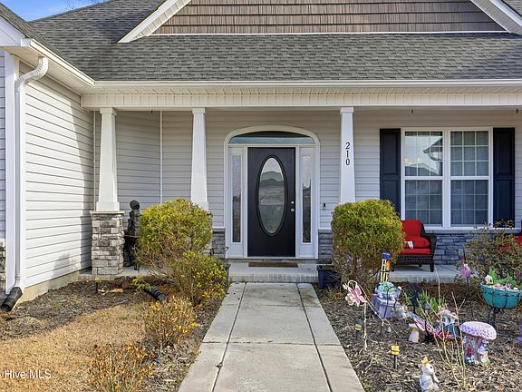 4th image of 210 Kingsmill Drive