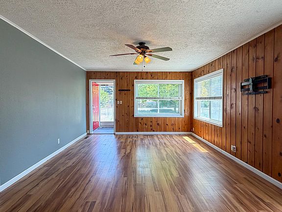 3rd image of 279 SE Willowdale Dr
