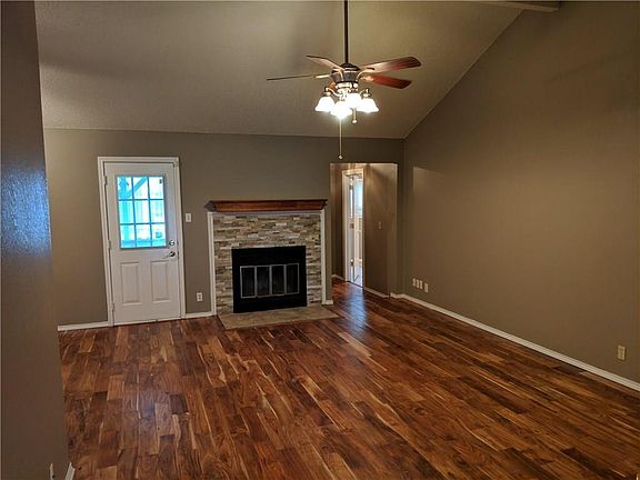 4th image of 1800 Krizan Ave