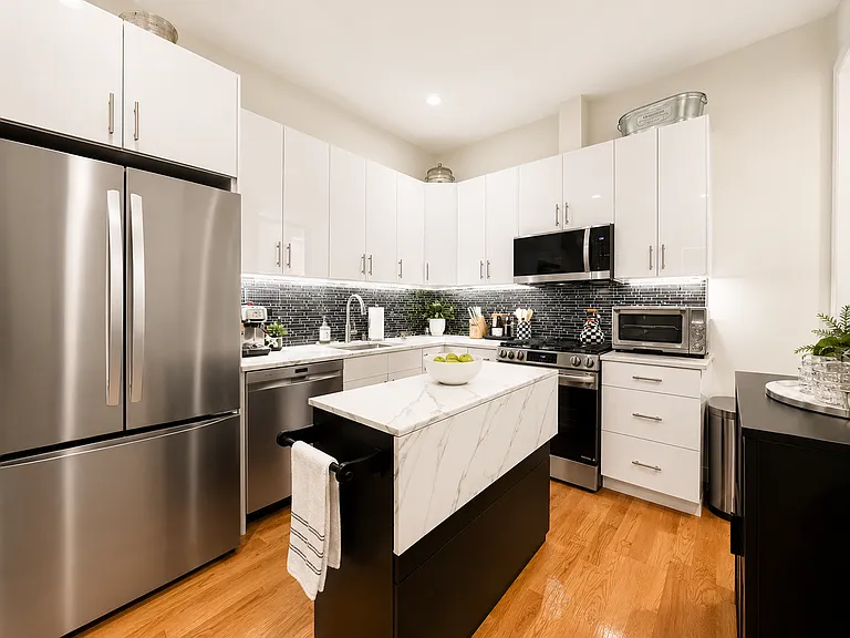4015 23rd Ave #1 — Photo 3