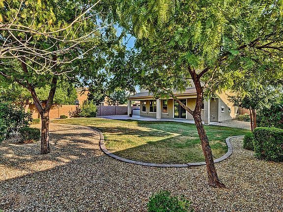 4th image of 15190 W Glenrosa Ave