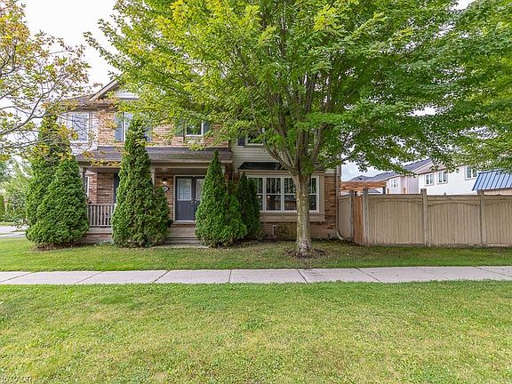 3rd image of 83 Kidd Cres
