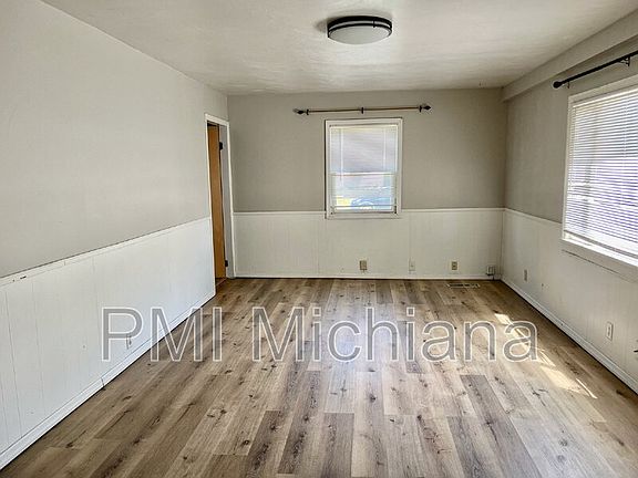 2nd image of 1829 S Jackson St
