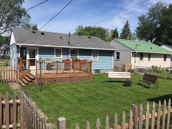 2nd image of 3127 Lincoln St NE