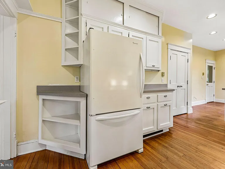 526 N Ivy St — Photo 20