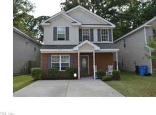 2109 Sparrow Rd, Chesapeake, VA 23320