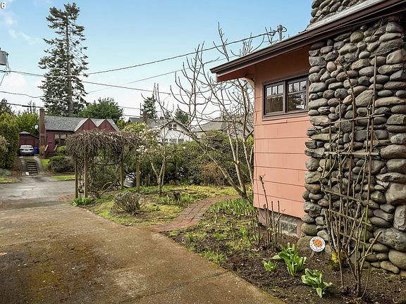 3rd image of 6626 N Greenwich Ave