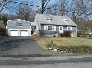 4 Memory Ln, Denville, NJ 07834