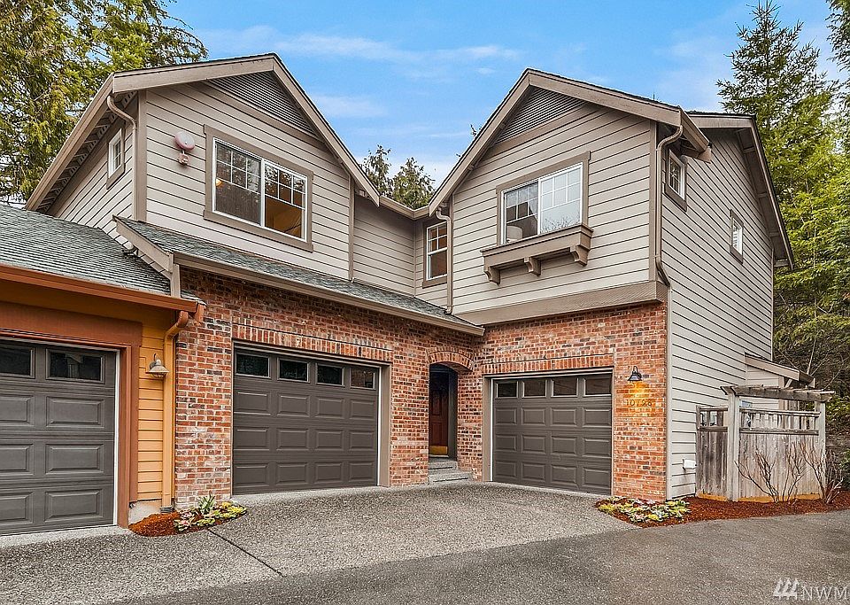 1st image of 10798 221st Ln NE #26