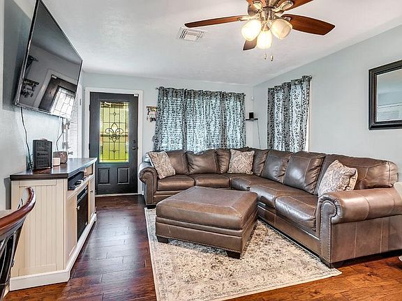3rd image of 203 Louisiana Ave