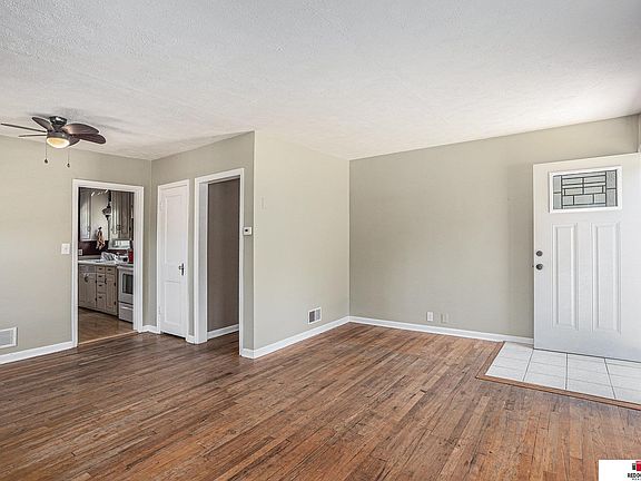 2nd image of 602 S 40th St