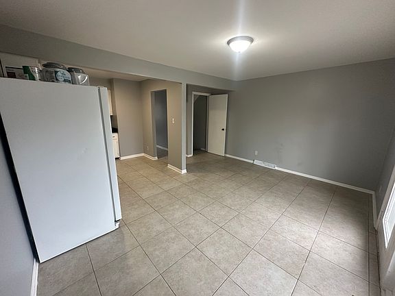 3rd image of 1535 Sheffield Ave #1529