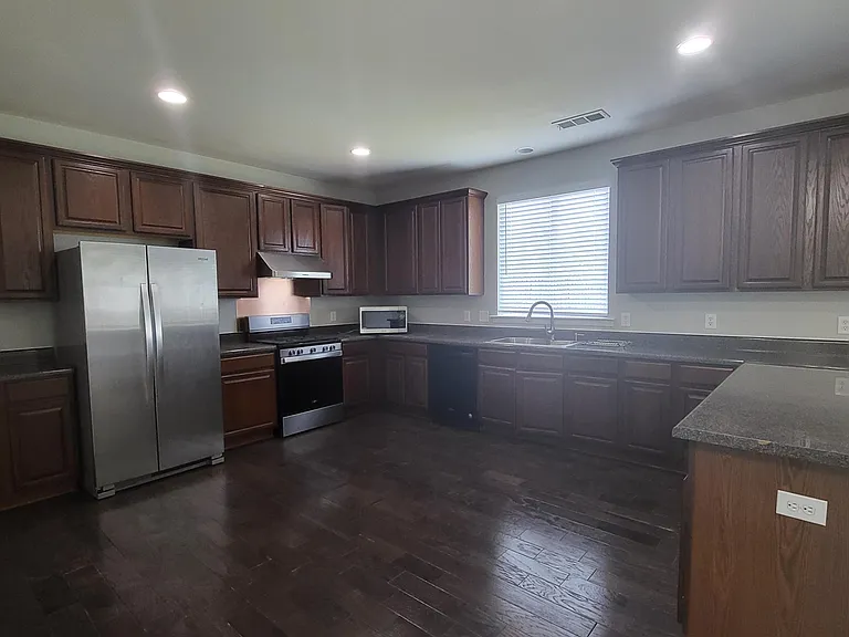 1113 Sparkling Cove Dr — Photo 14