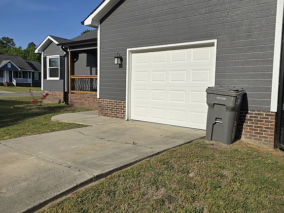 3rd image of 6305 Chagrin Rd