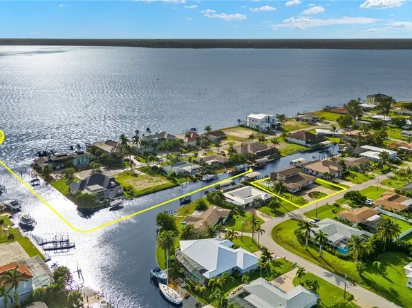 5811 SW 1st Pl, Cape Coral, FL 33914