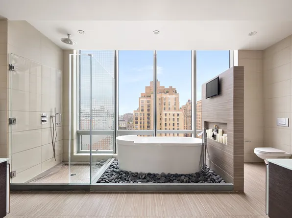 166 West 18th Street image 16 of 20