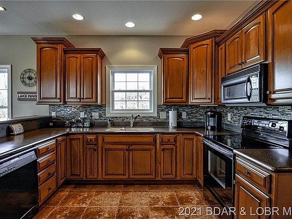 5th image of 211 Porto Cima Dr