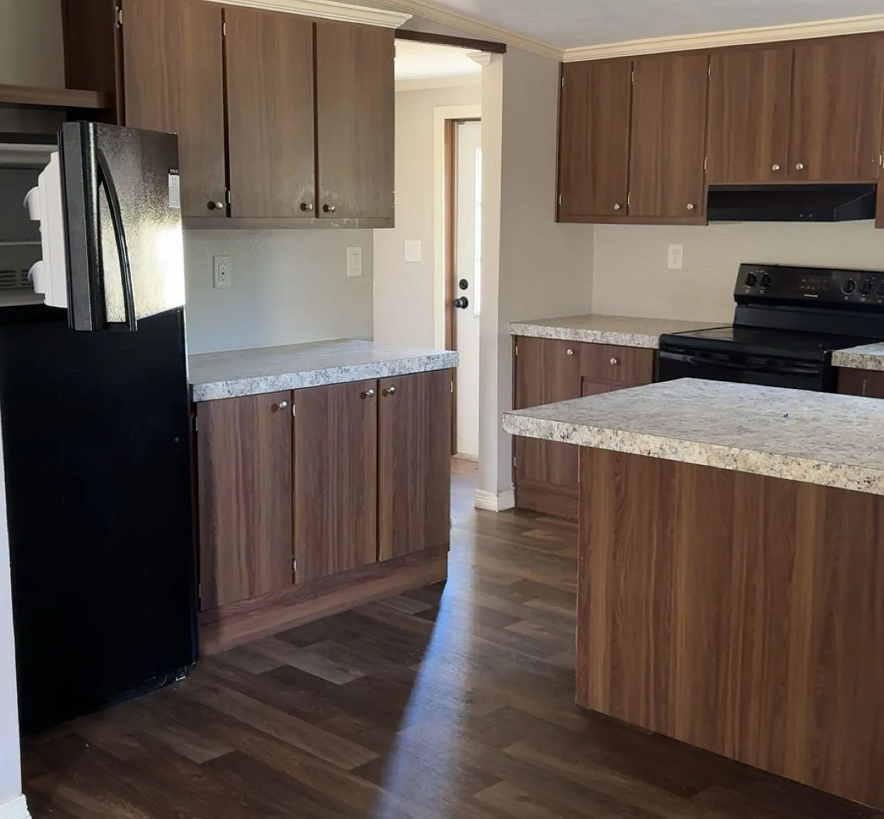 4 bed, $2,000 — Photo 4