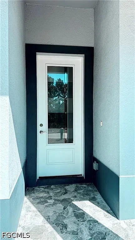 3 bed, 2.0 bath, 2392 sqft, $1,750 — Photo 3