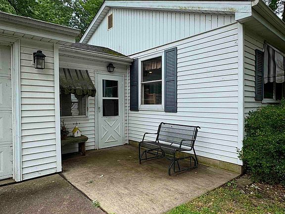 3rd image of 6924 Gardenview Ln