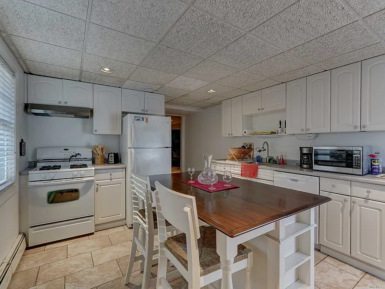 275 Evergreen Ave #1 — Photo 2