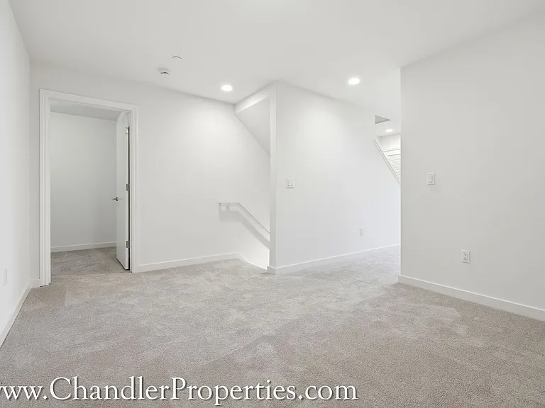 55 Trumbull St — Photo 10