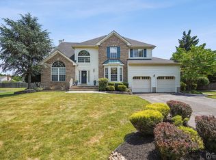 14 Wisteria Ct, Piscataway, NJ 08854