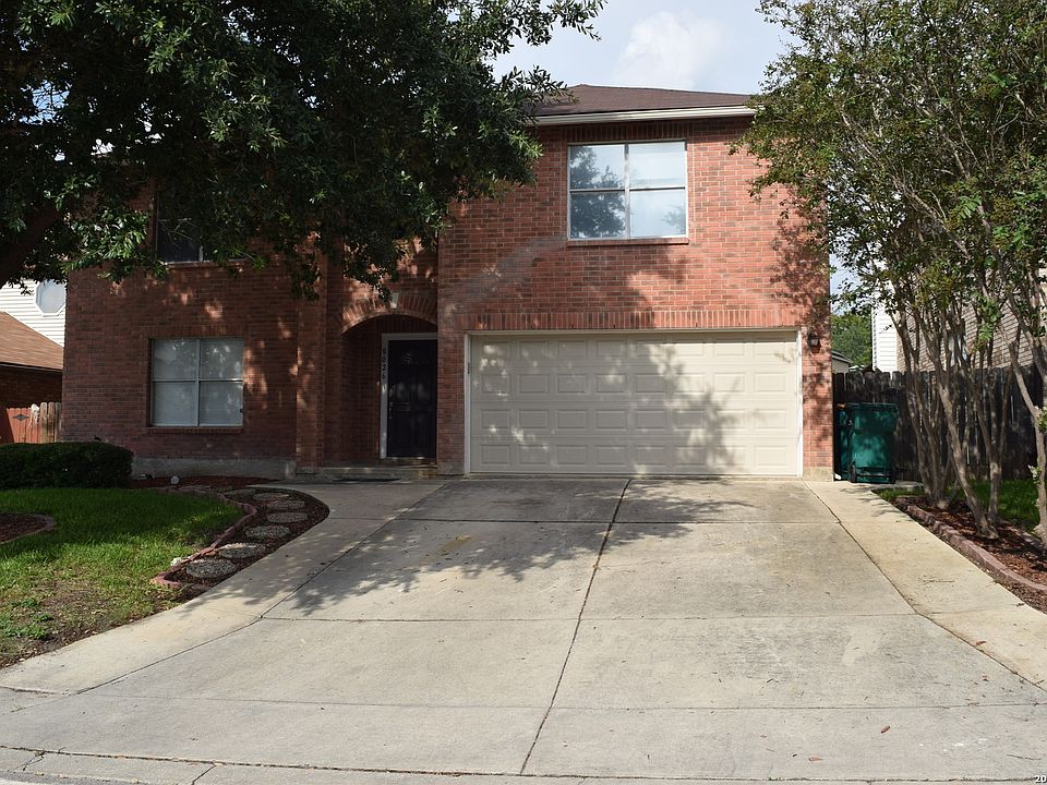 1st image of 8026 CHESTNUT MANOR DR