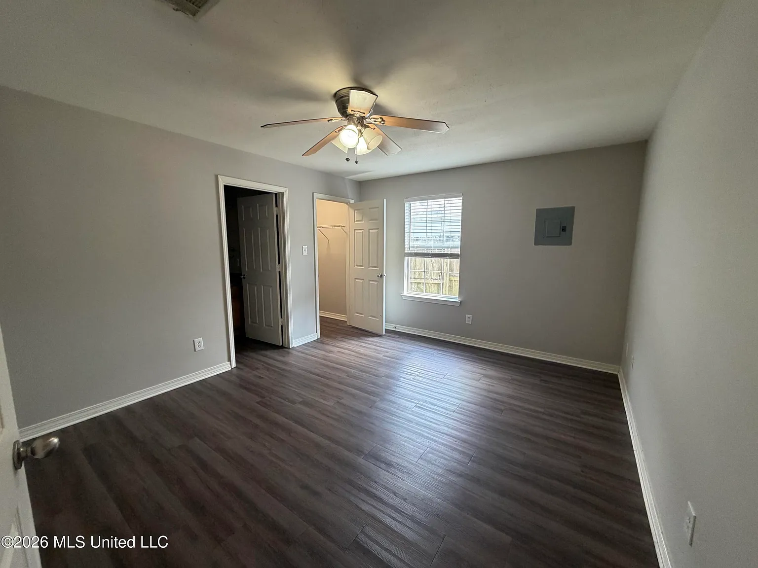3 bed, 2.0 bath, 1071 sqft, $1,200 — Photo 3