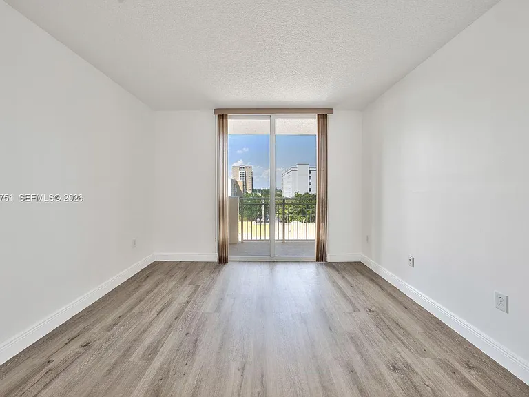 215 SW 42nd Ave #507 — Photo 16