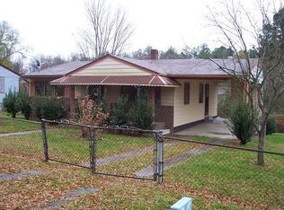 707 E 2nd St, Farmville, VA 23901