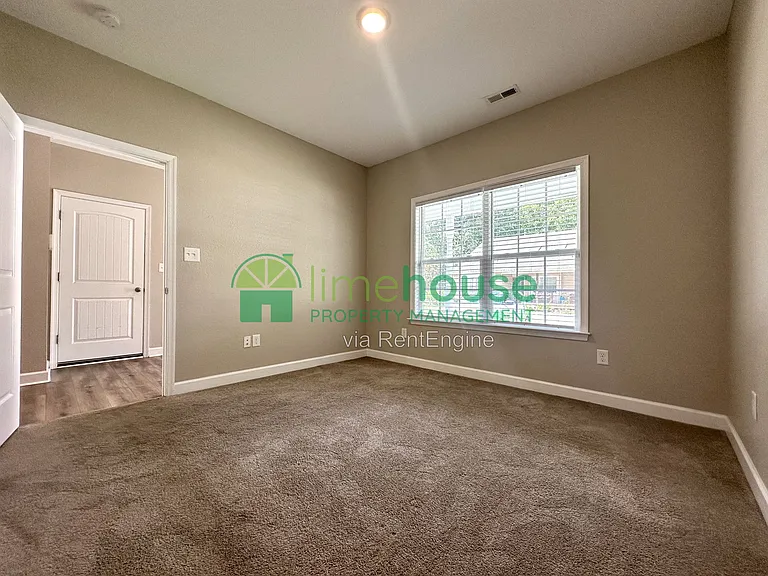 2101 Ball St — Photo 18