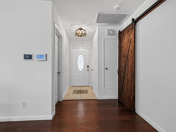 2nd image of 832 Alvin St