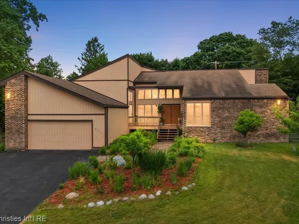 4566 Walden Dr, Bloomfield Hills, MI 48301