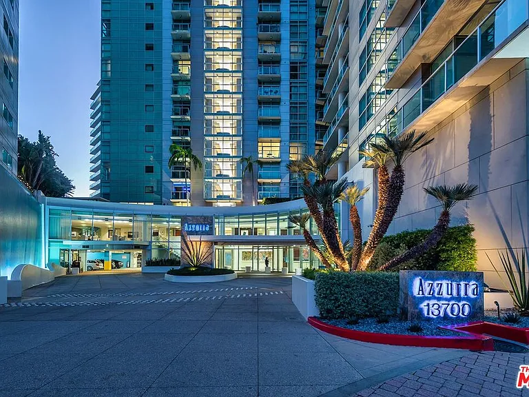 13700 Marina Pointe Dr #1027 — Photo 10