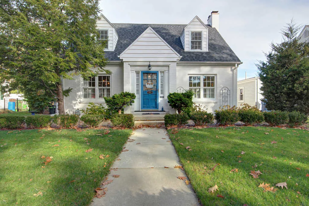 806 W William St photo 1
