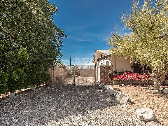 4th image of 3375 Desert Dr
