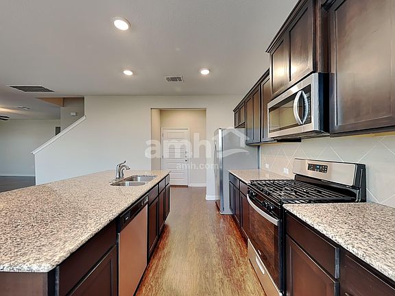3rd image of 8112 Turnberry Ln