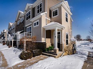 9675 Independence Cir UNIT 4, Chanhassen, MN 55317