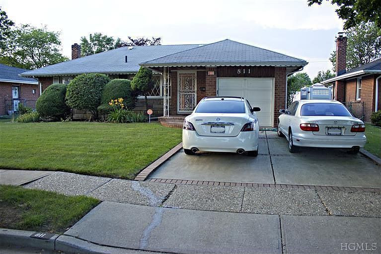 1st image of 811 South Dr