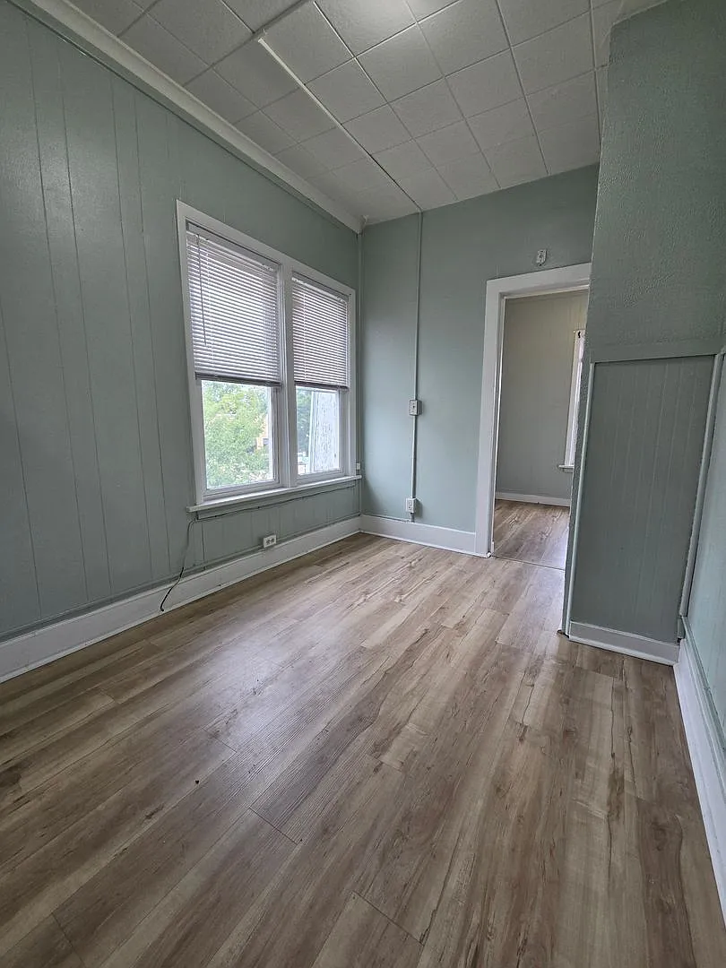 1 bed, 1.0 bath, $1,050 — Photo 3