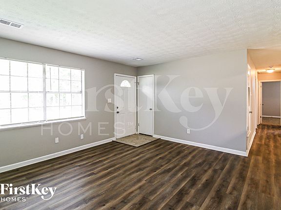 4th image of 230 Montego Cir