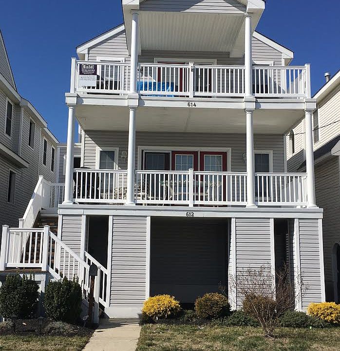 1st image of 614 Bay Avenue
